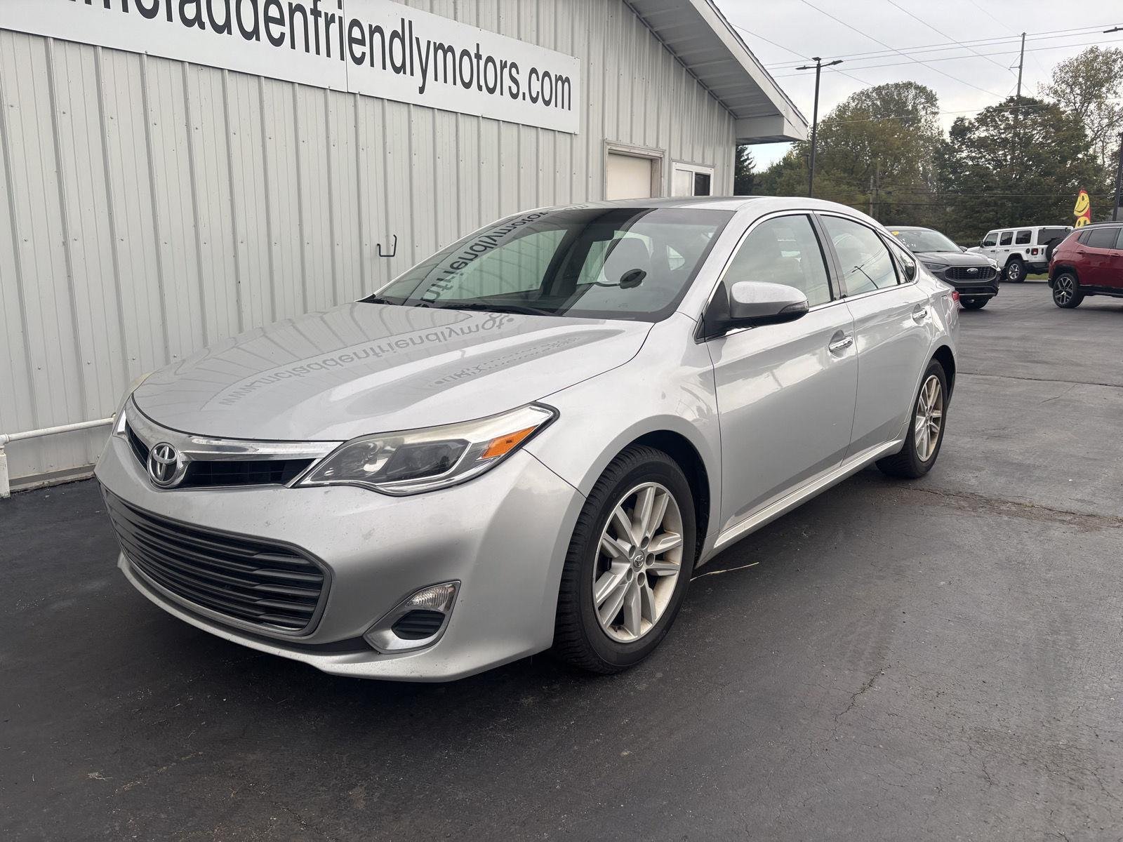 Used 2014  TOYOTA  image 6