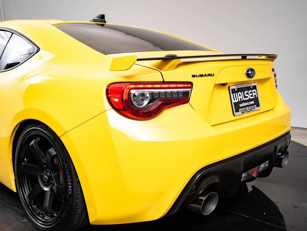 Used 2017 Charlesite Yellow Subaru Series.Yellow image 18