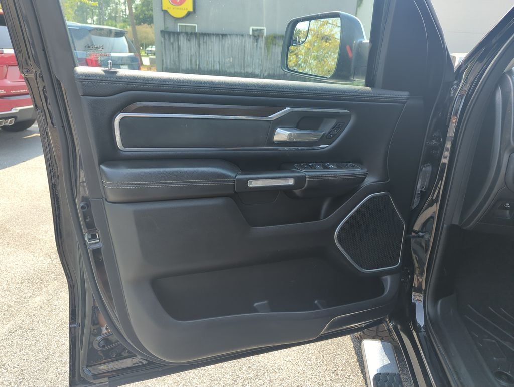 Used 2022 Black Ram Laramie image 17