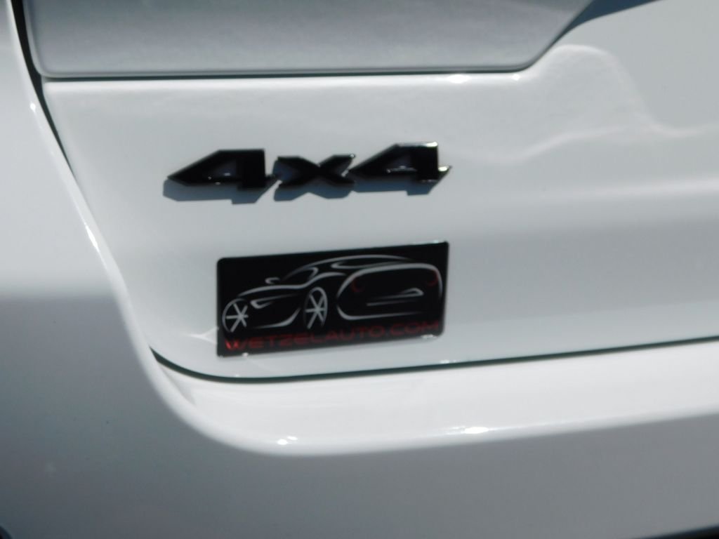 Used 2024 White Jeep Altitude image 42