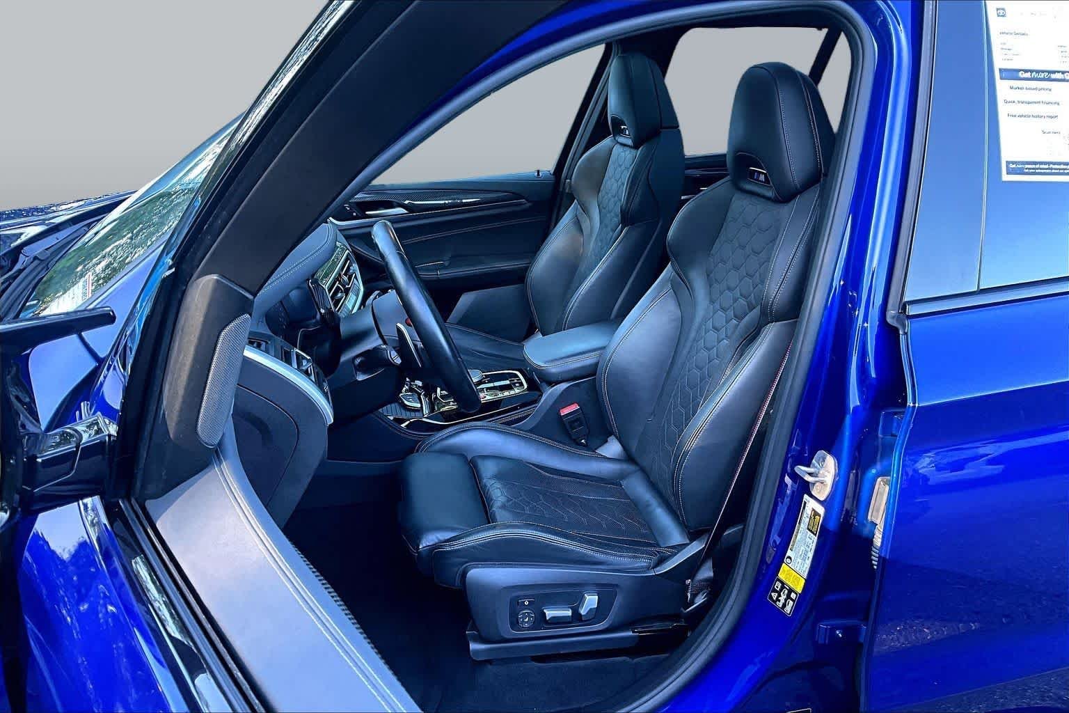 Used 2022 Marina Bay Blue Metallic BMW  image 9