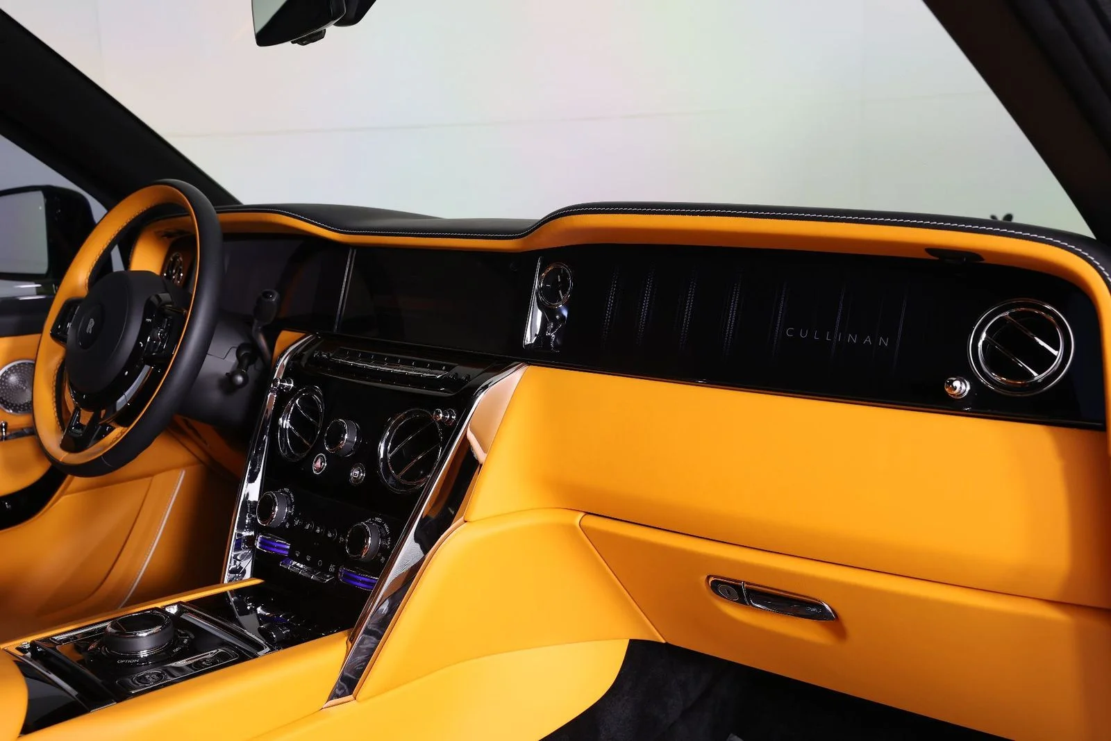 2025 Rolls-Royce Cullinan Base - Photo 25