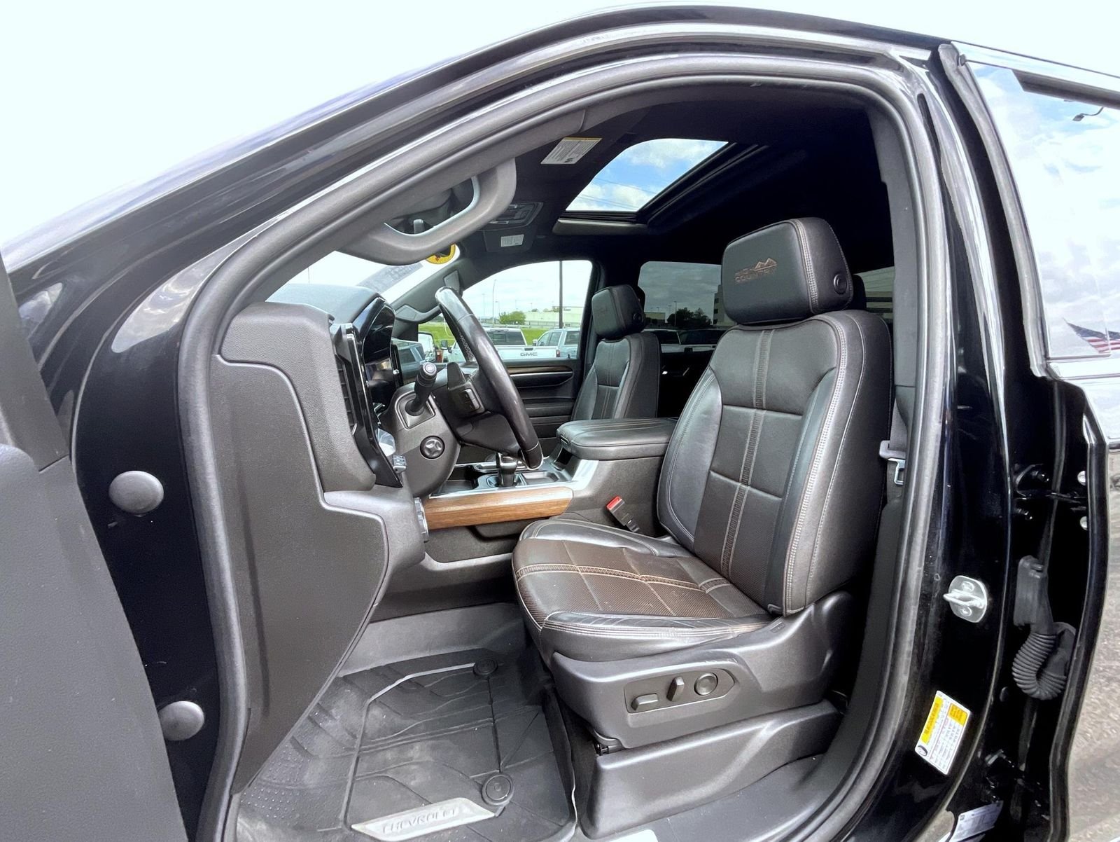 Used 2023 Black Chevrolet High Country image 10