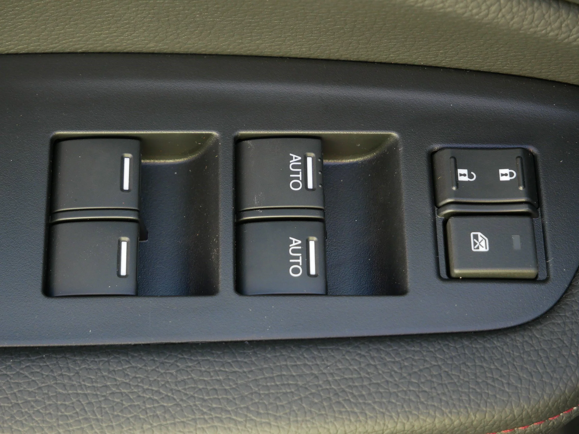 New 2026 Sonic Gray Pearl Honda Black Edition image 15