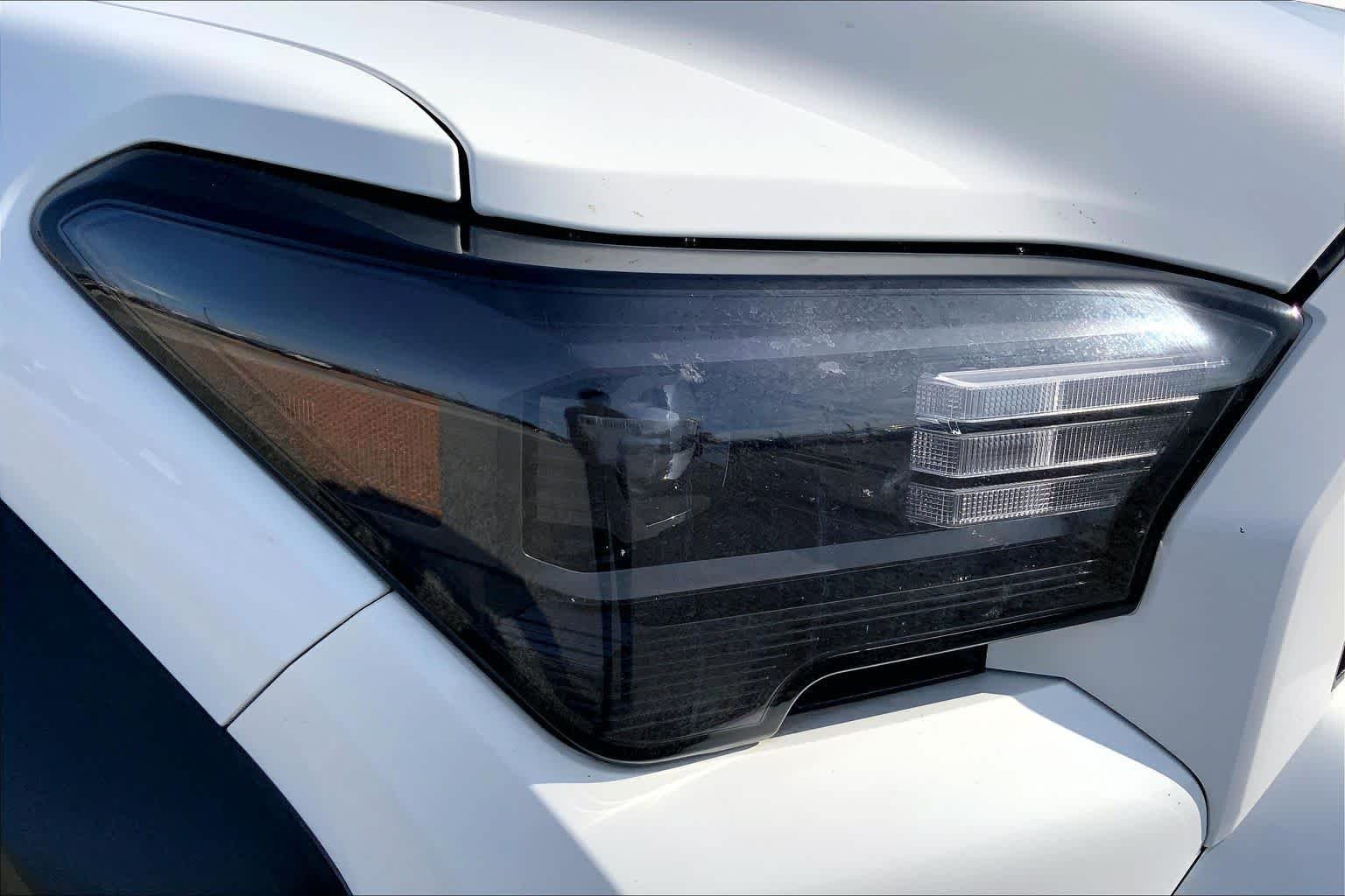 Used 2025 Ice Cap Toyota SR5 image 27