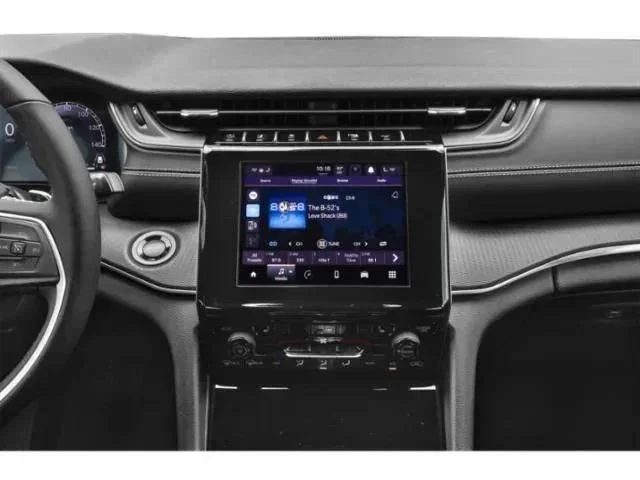 New 2025 Diamond Black Crystal Pearlcoat Jeep Altitude image 7
