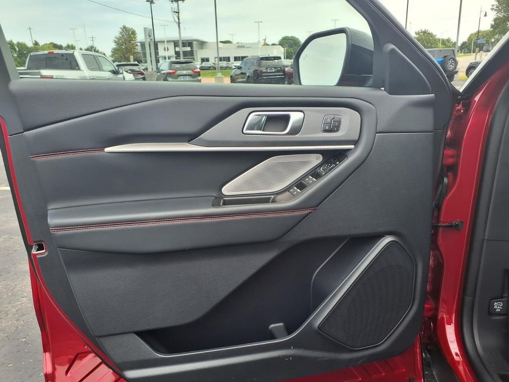 New 2026 Rapid Red Metallic Tinted Clearcoat Ford ST image 10