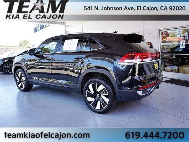 Used 2024  Volkswagen 2.0T SE w/Technology image 7