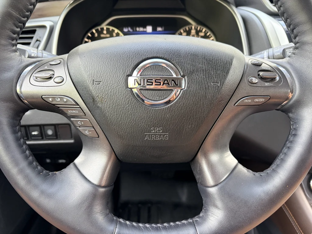 Used 2021 Pearl White Tricoat Nissan Platinum image 14