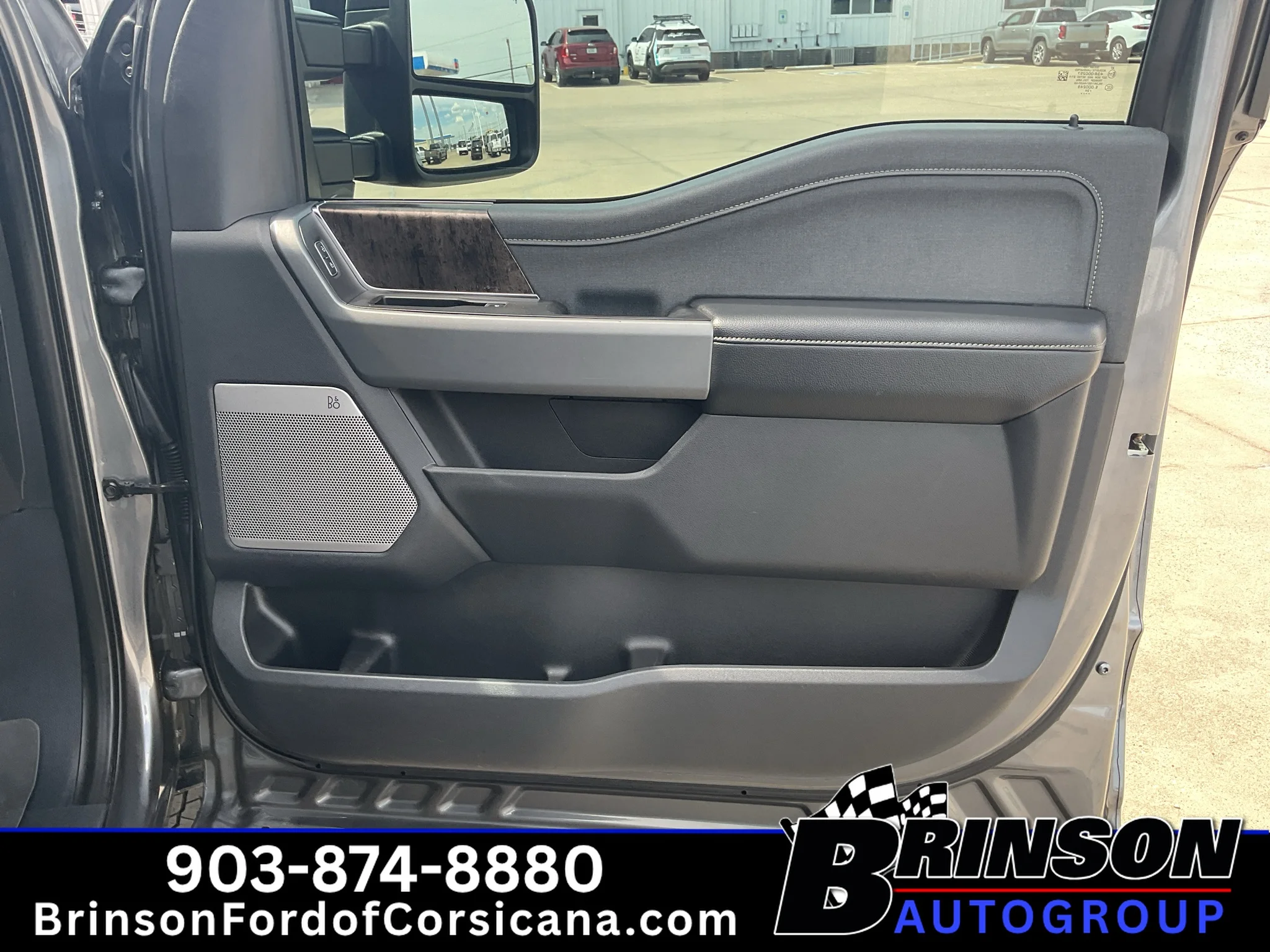 Used 2024 Carbonized Gray Metallic Ford LARIAT image 21