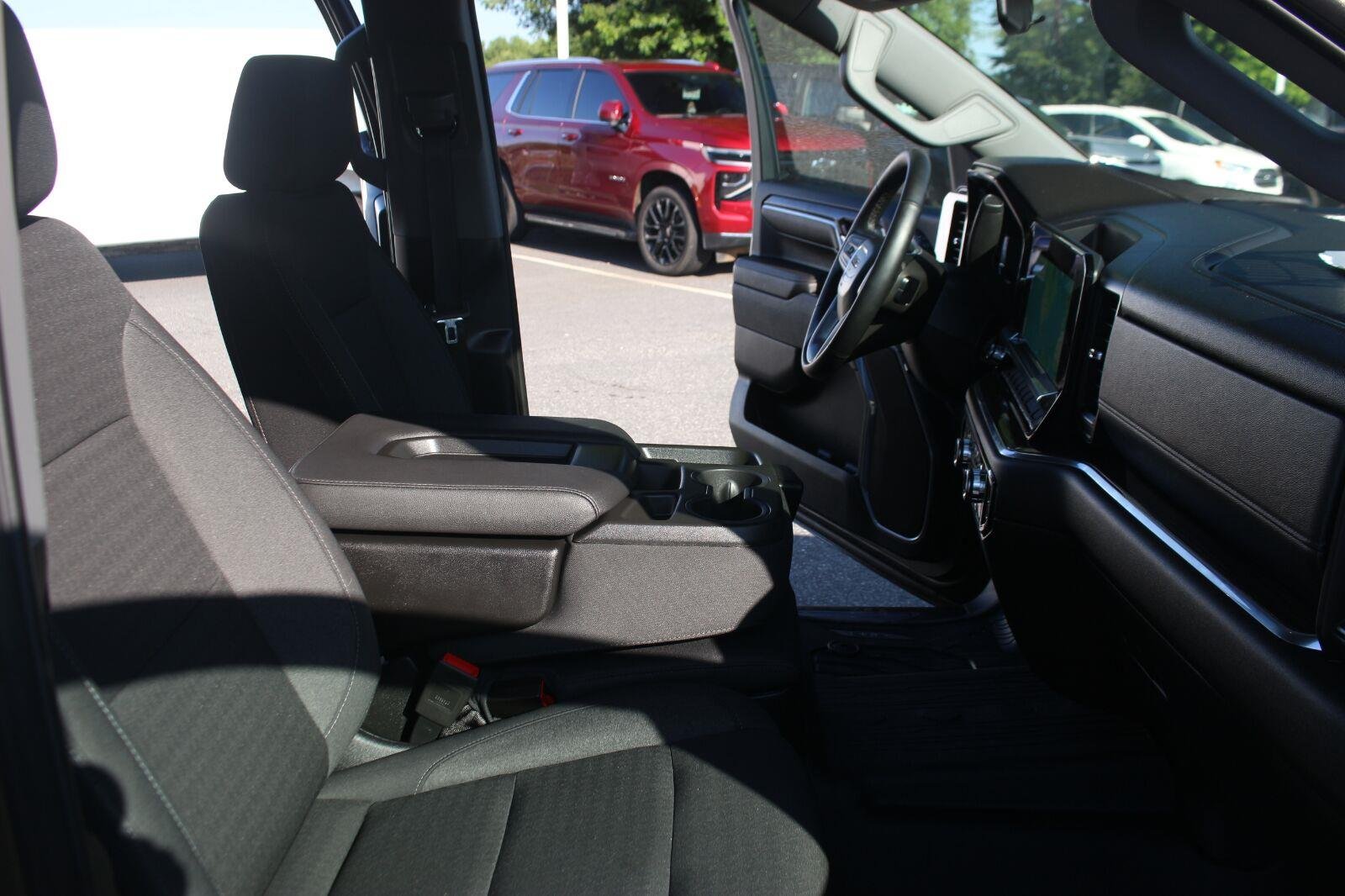 Used 2023 Deep Bronze Metallic GMC Elevation image 33