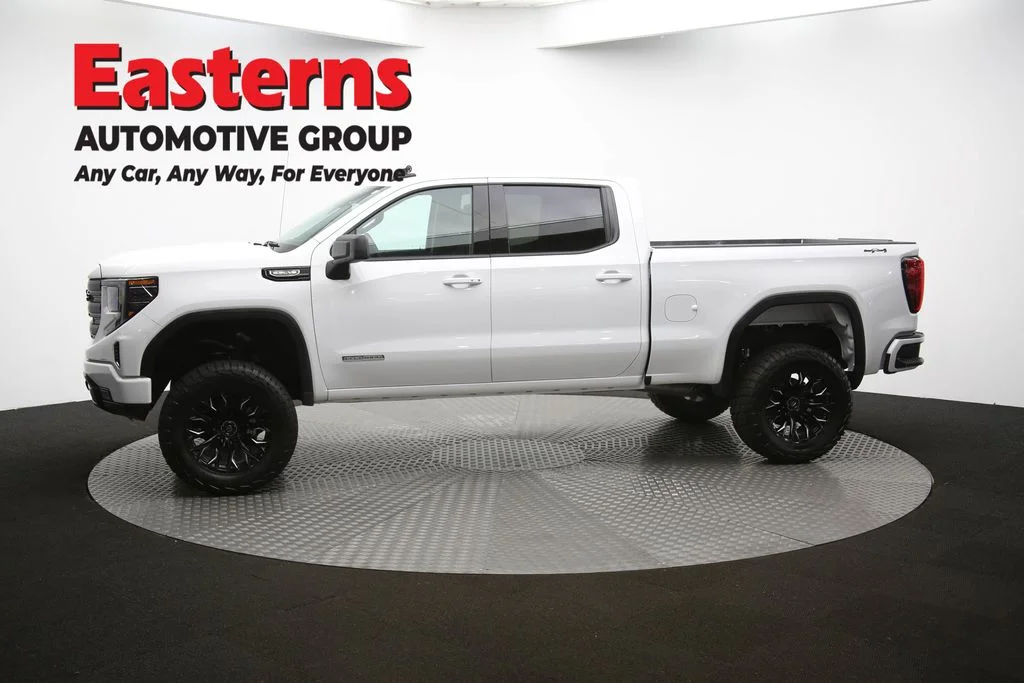 Used 2025 White GMC Elevation image 57