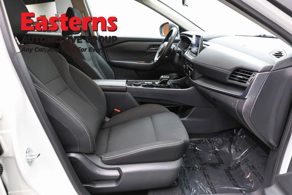 Used 2024 White Nissan S image 25