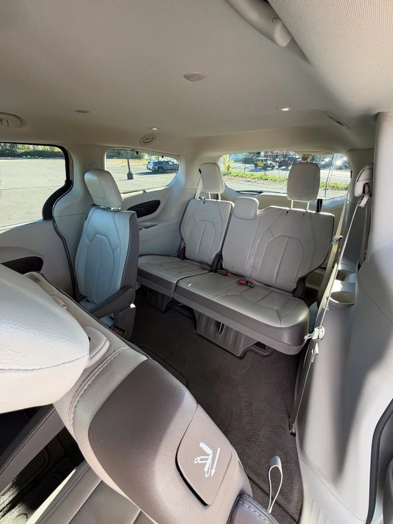 Used 2017 Tusk White Chrysler Touring L image 24