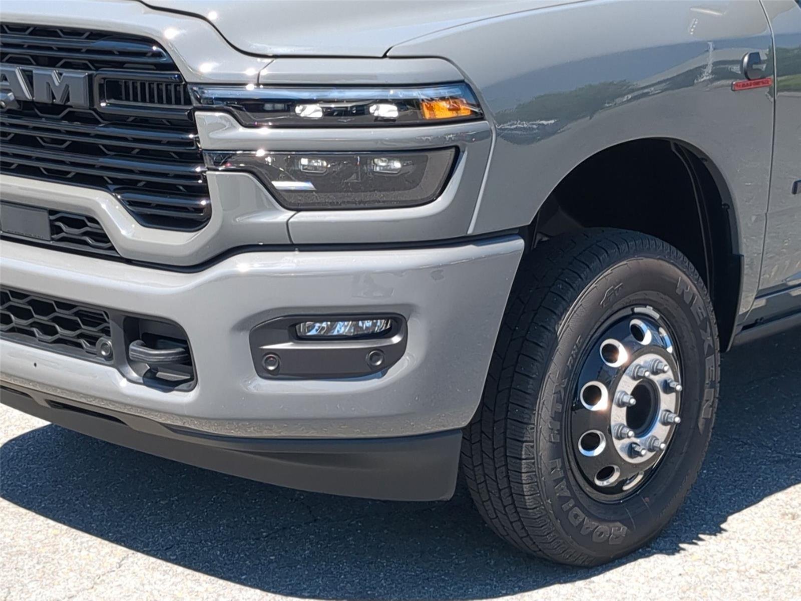 New 2026 Ceramic Gray Clear-Coat Exterior Paint RAM Laramie image 9