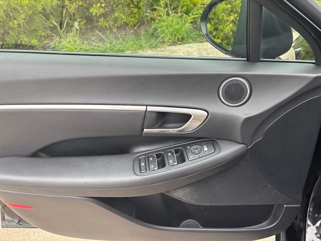 Used 2022 Phantom Black Hyundai SEL image 14