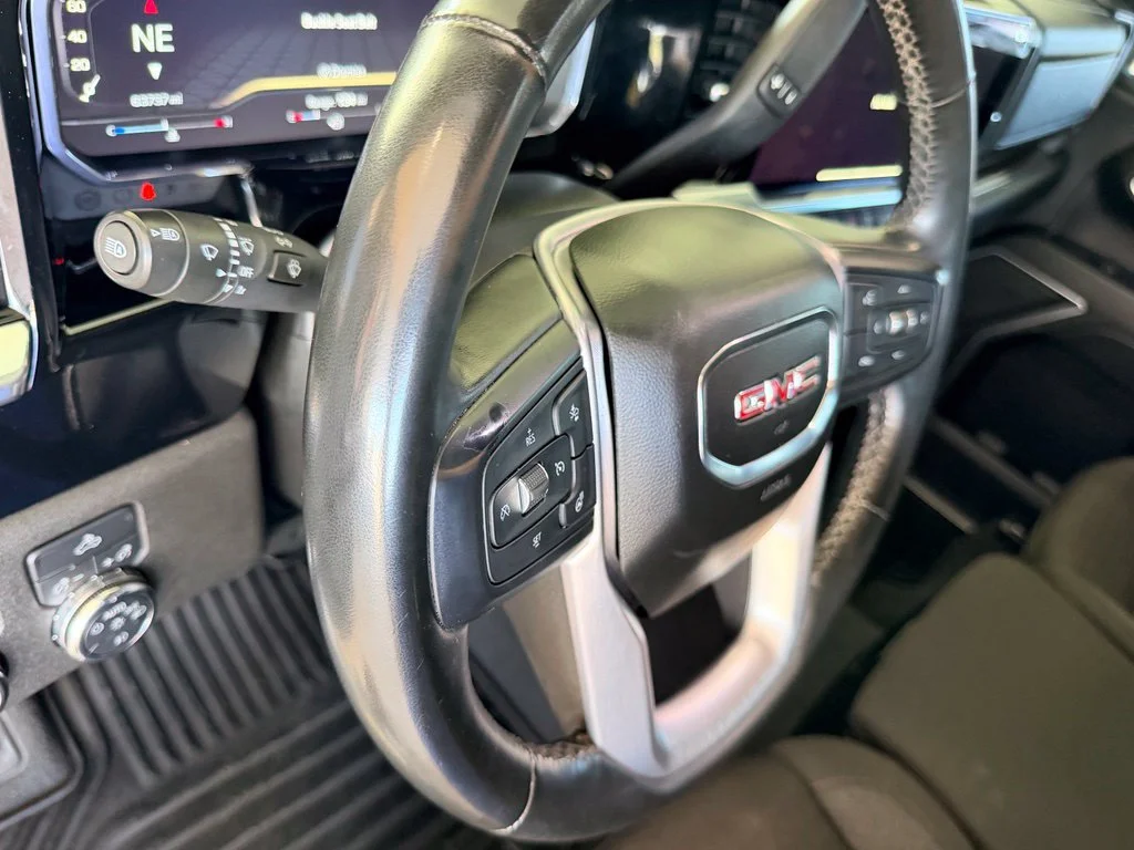 Used 2023 White GMC Elevation image 19