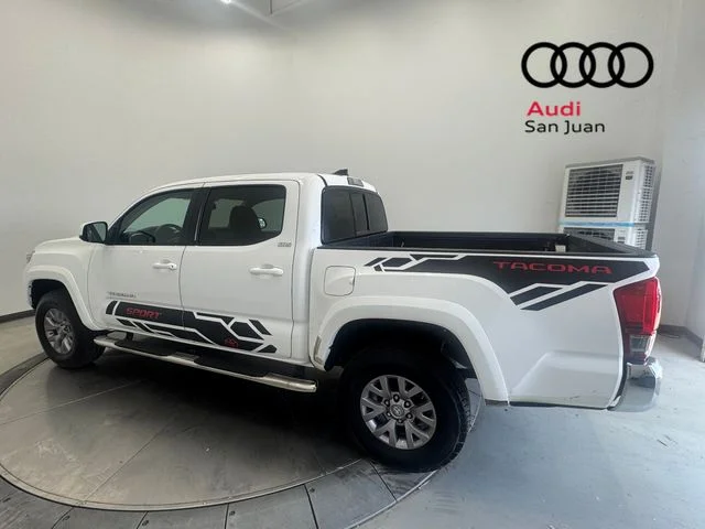 Used 2017 White Toyota SR5 image 38