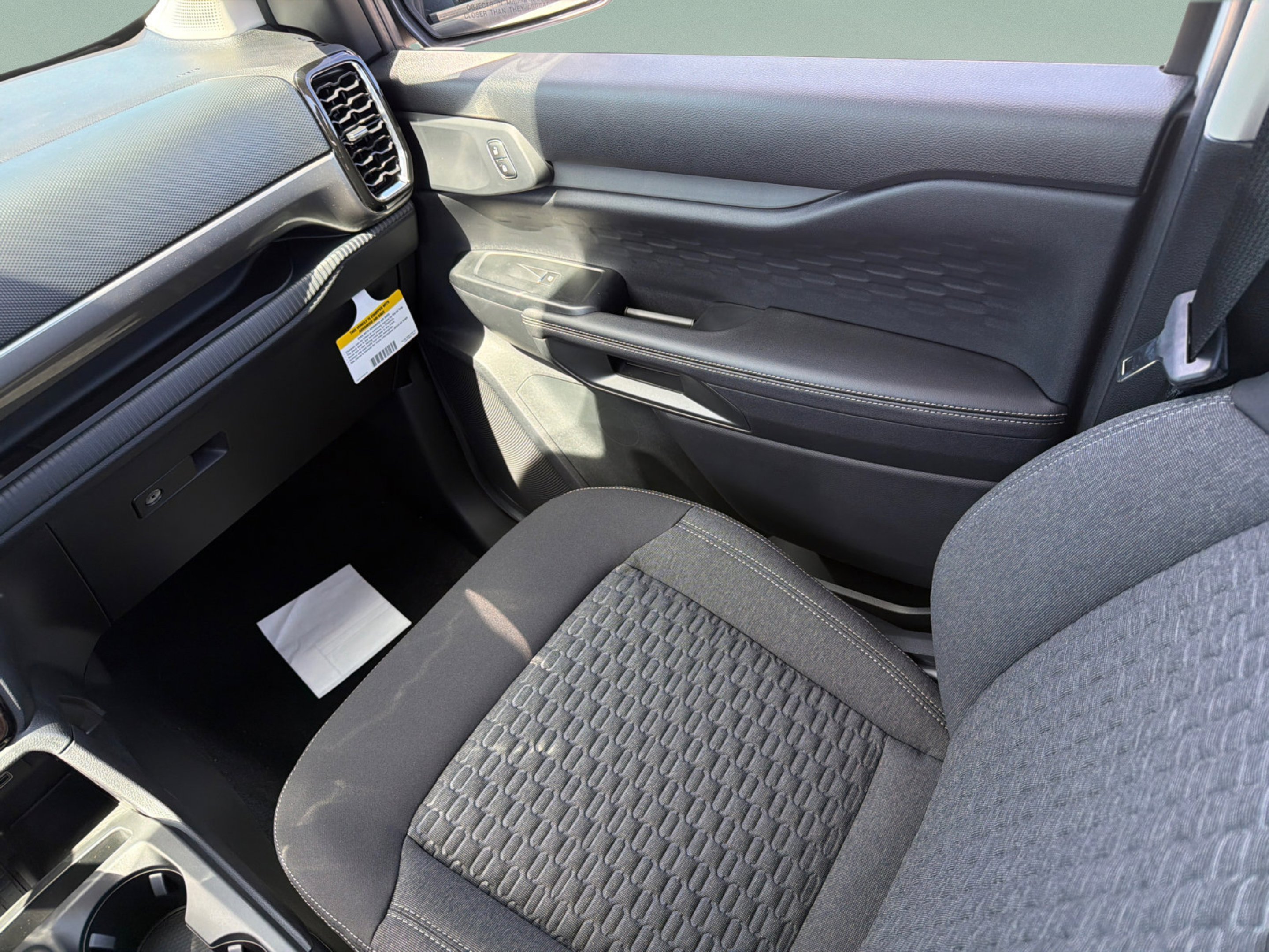 New 2026 Oxford White Ford XLT image 16