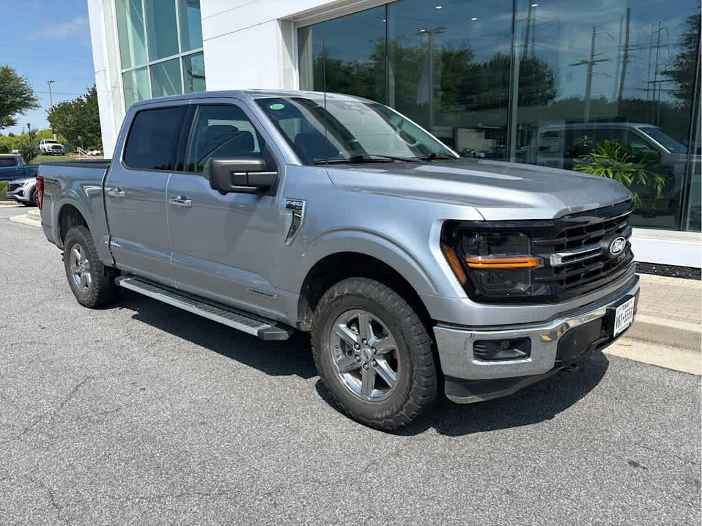 Used 2024 Iconic Silver Metallic Ford XLT image 2