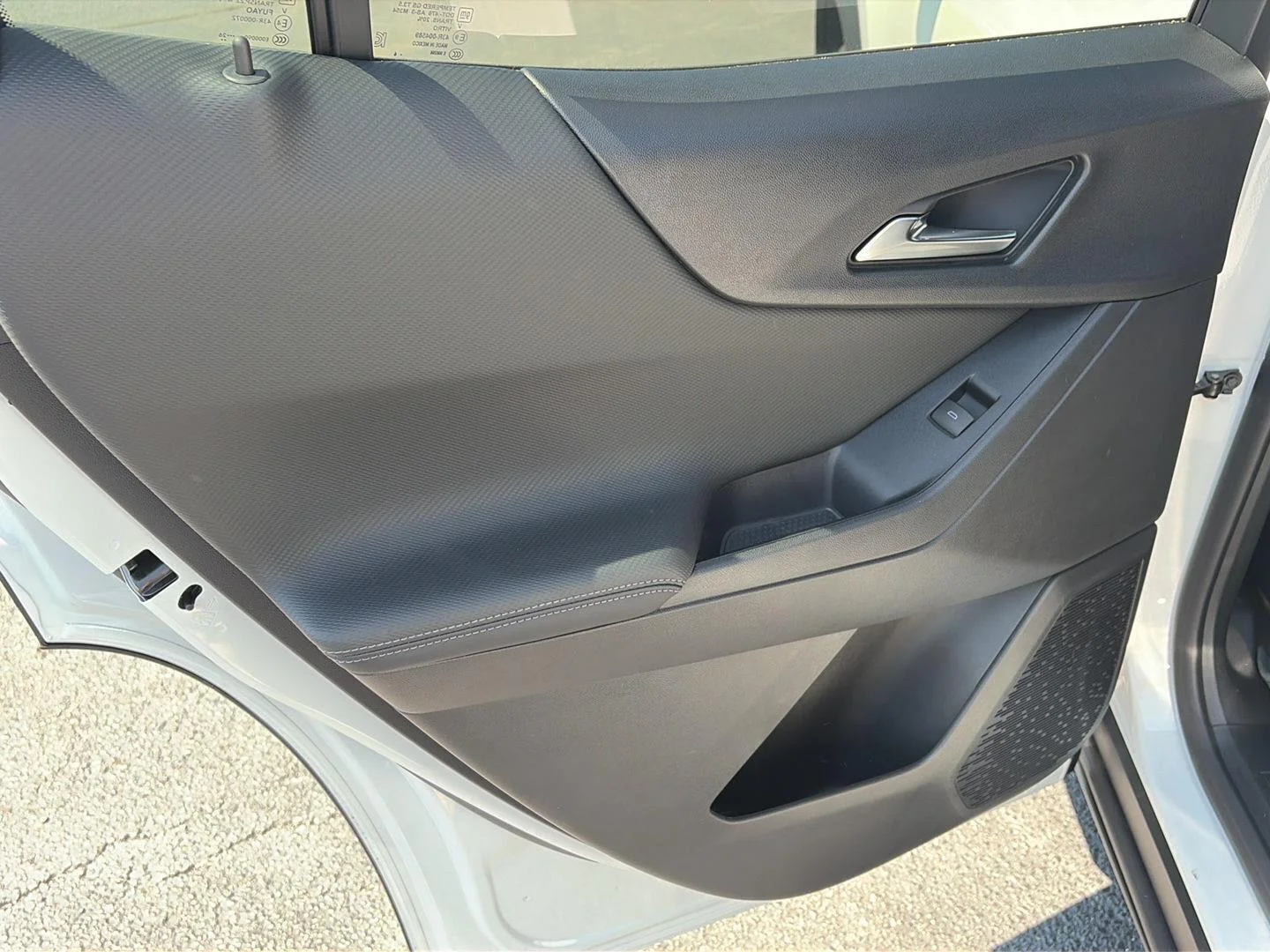 2027 Chevrolet Equinox LT - Photo 12