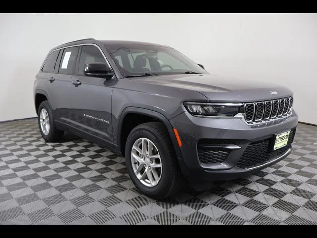 Used 2025 Gray Jeep Laredo X image 7