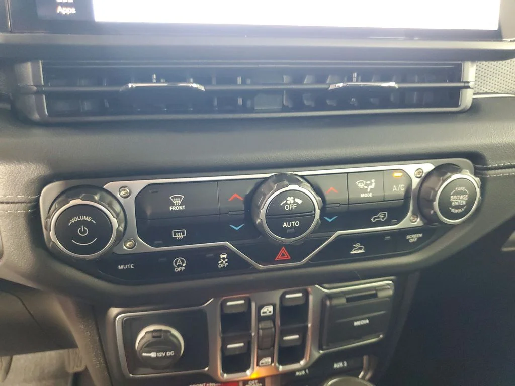 2025 Jeep Wrangler 4-Door Rubicon - Photo 20