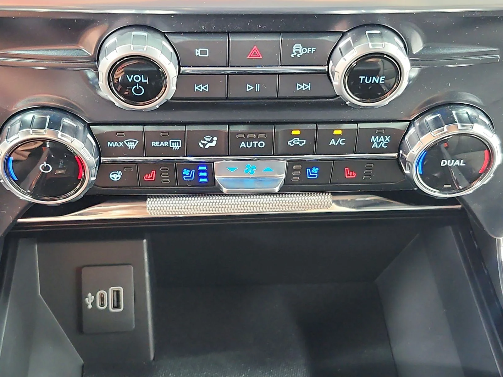 New 2026 Gray Ford Lariat image 36