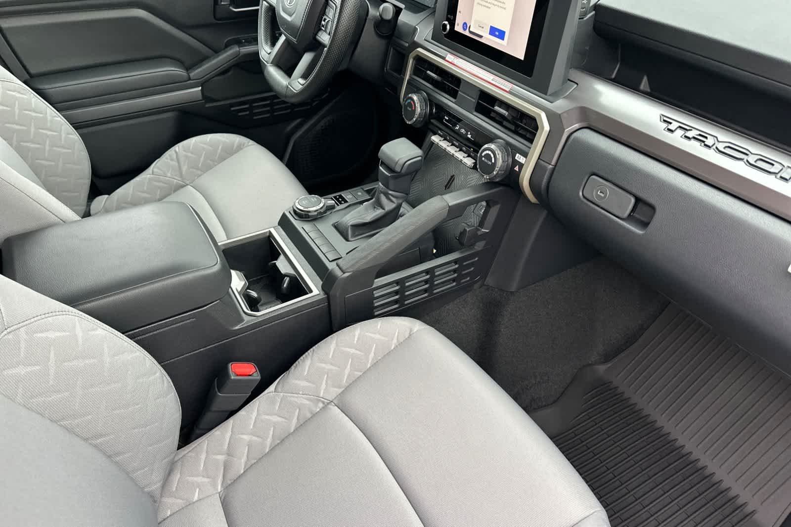 2026 Toyota Tacoma SR5 - Photo 15