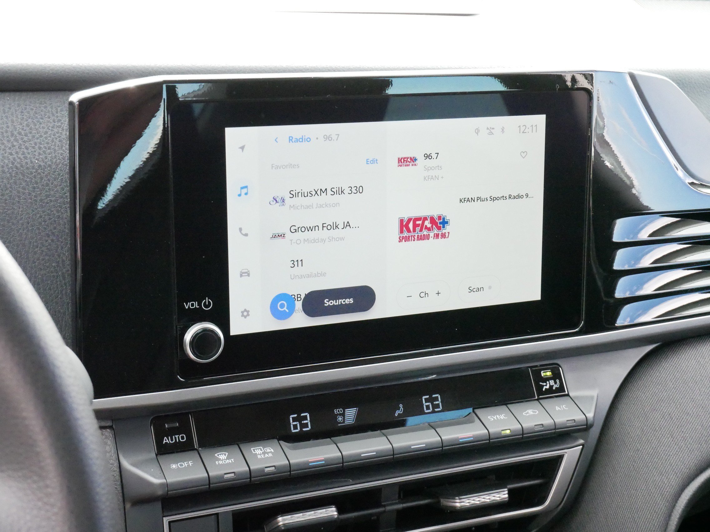 Used 2026 Ice Cap Toyota LE image 22
