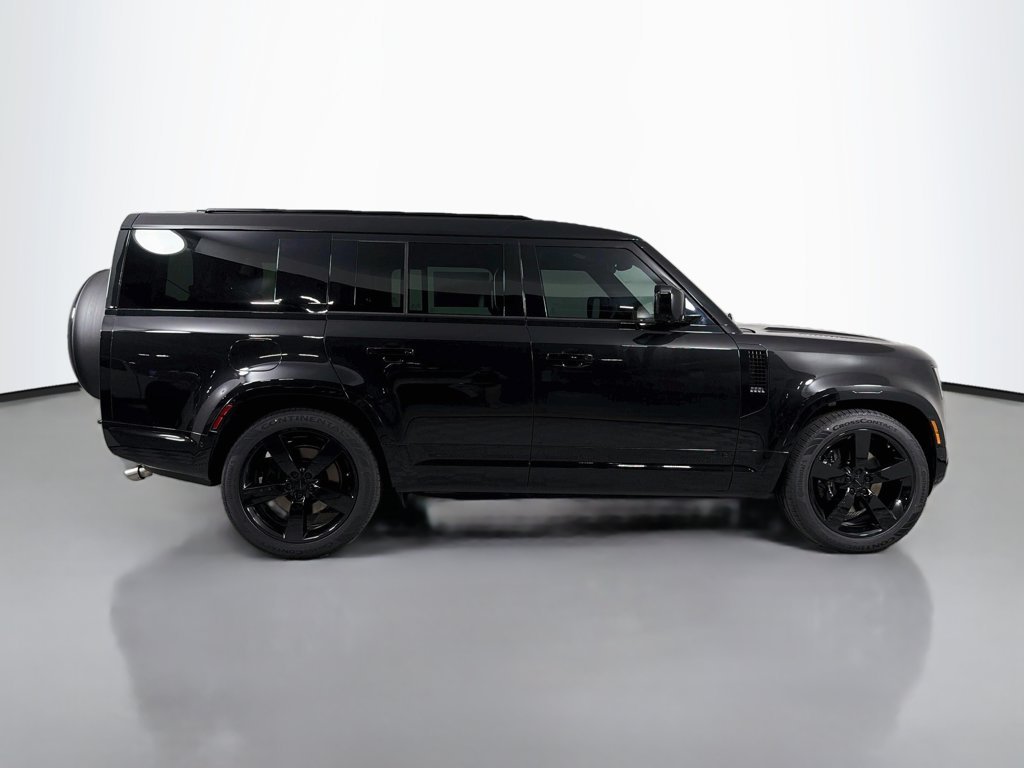 New 2026 Santorini Black Land Rover V8 image 4