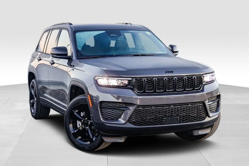 New 2025 Baltic Gray Metallic Clearcoat Jeep Altitude image 2