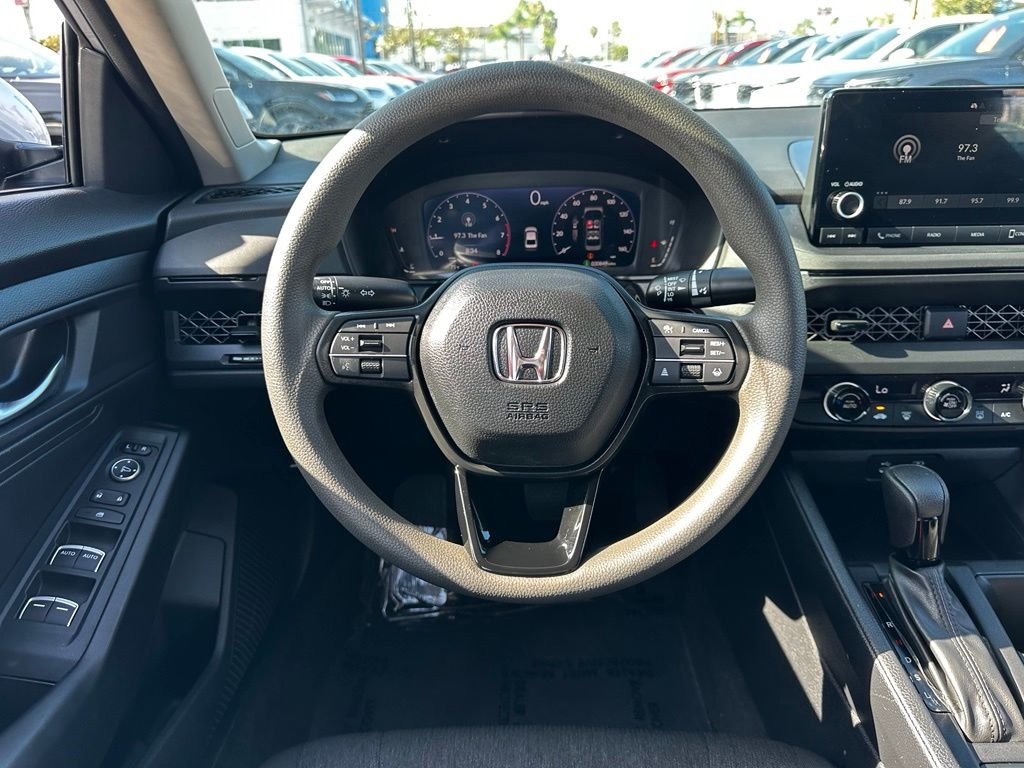 Used 2023 Silver Honda LX image 18