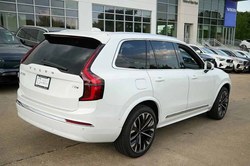 2026 Volvo XC90 Plus - Photo 9