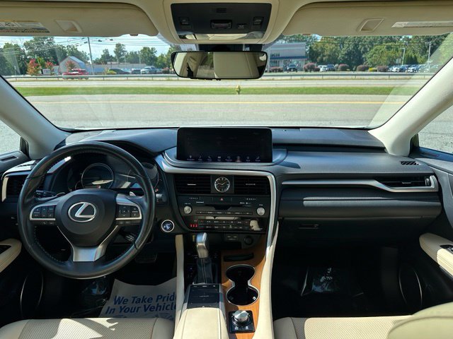 Used 2022 White Lexus 450h image 29