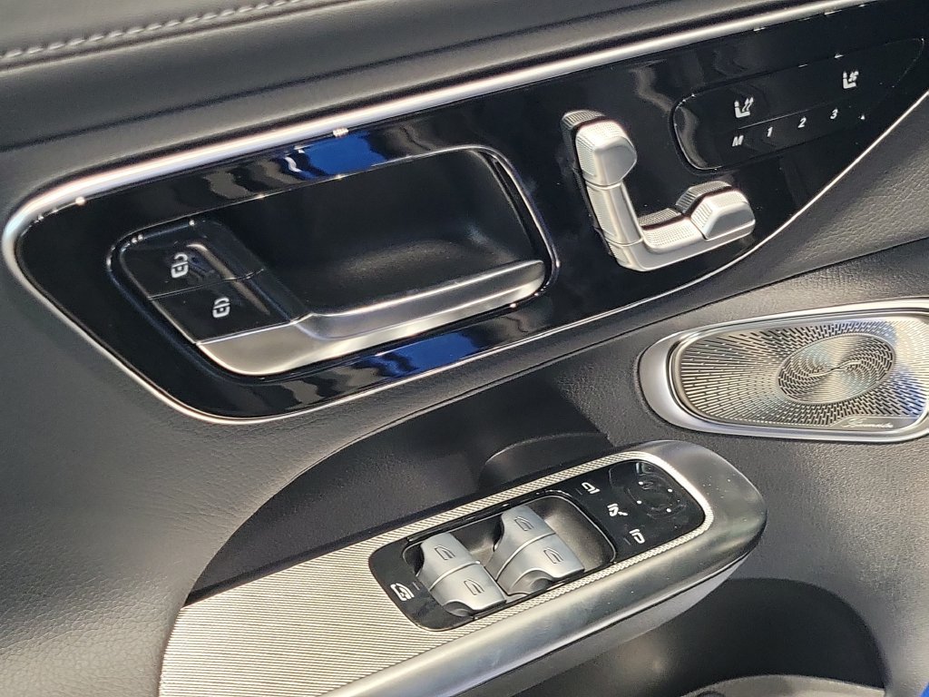New 2027 Starling Blue Metallic Mercedes-Benz GLC 300 image 15