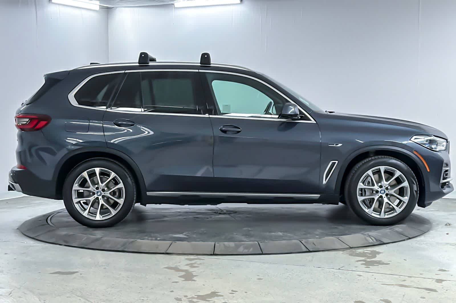 Used 2022 Arctic Grey Metallic BMW xDrive45e image 8