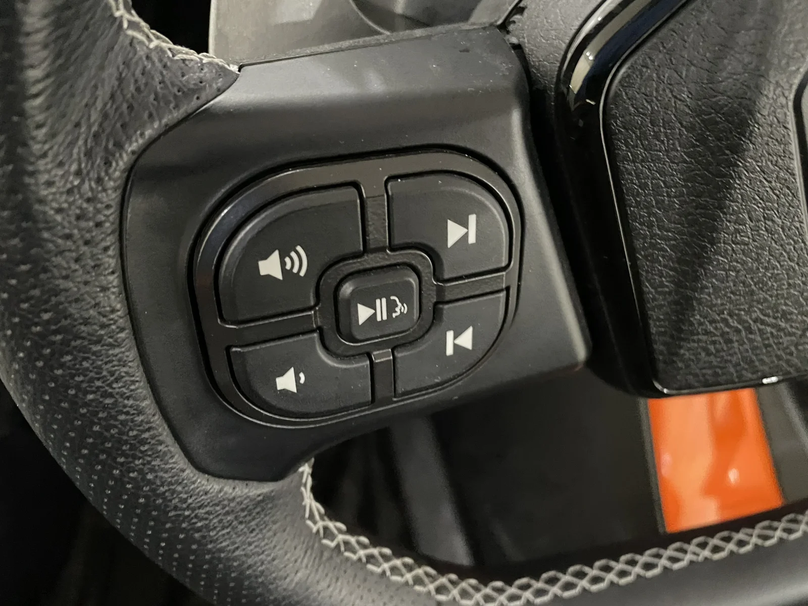Used 2023 Orange Polaris  image 11