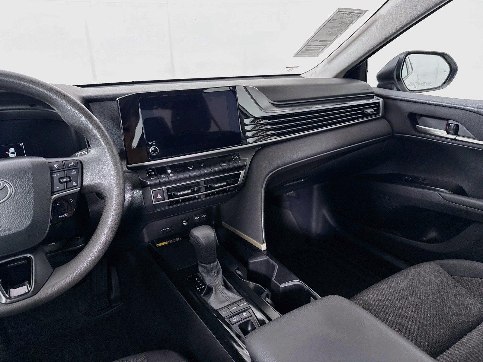 Used 2025 Ice Cap Toyota LE image 32