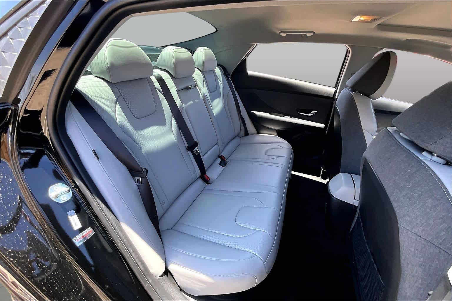 Used 2025 Abyss Black Hyundai Limited image 20
