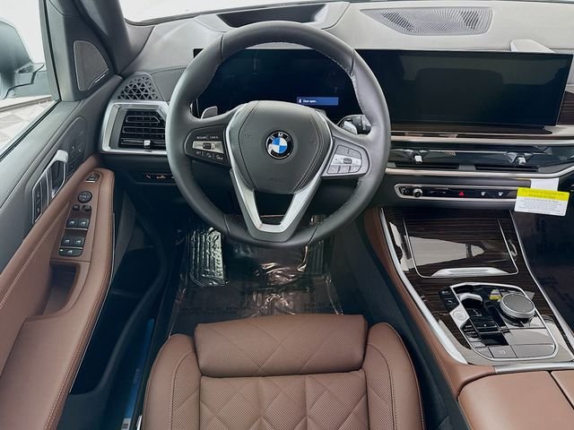 Used 2026 White Metallic BMW xDrive40i image 24