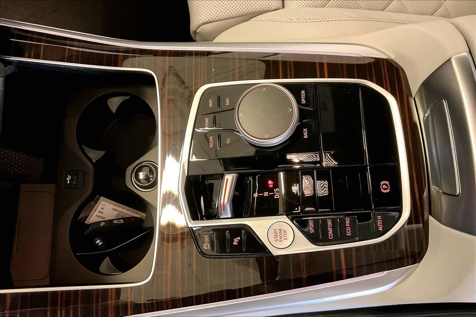 New 2026 Dravit Grey Metallic BMW sDrive40i image 7