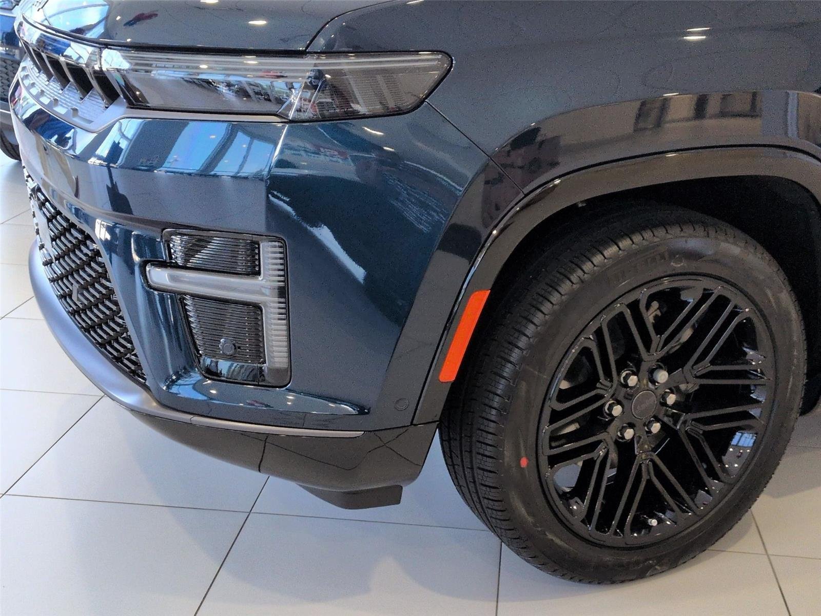 New 2026 Fathom Blue Pearlcoat Jeep Limited Reserve image 9