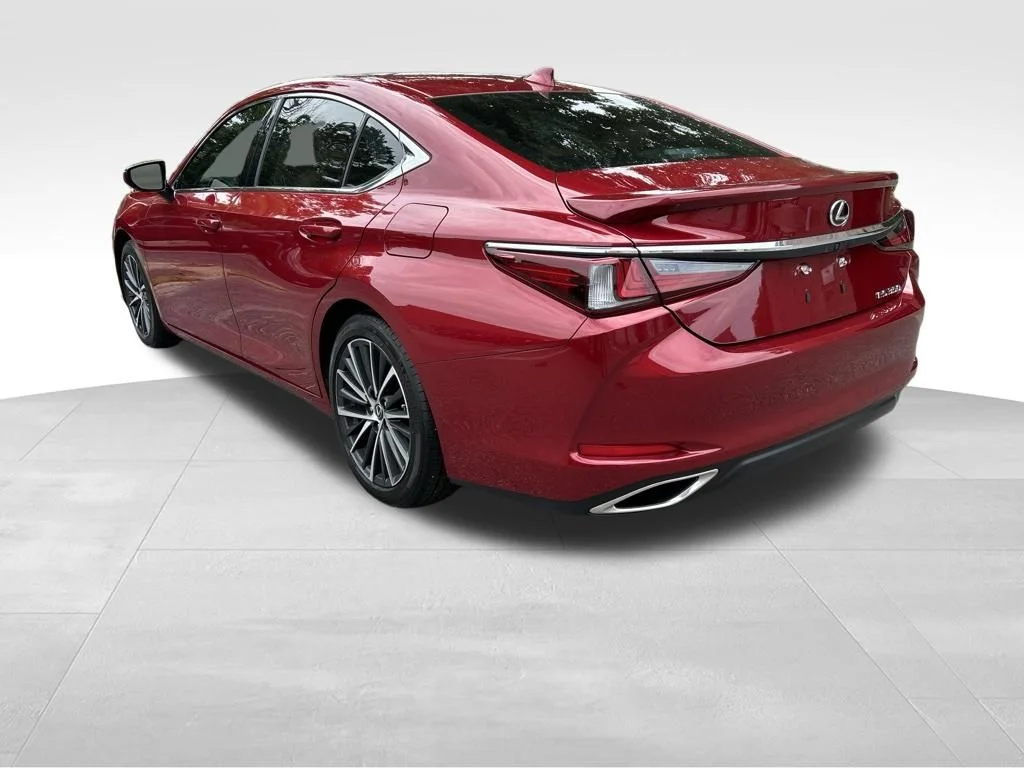 Used 2025 Red Lexus 350 image 3