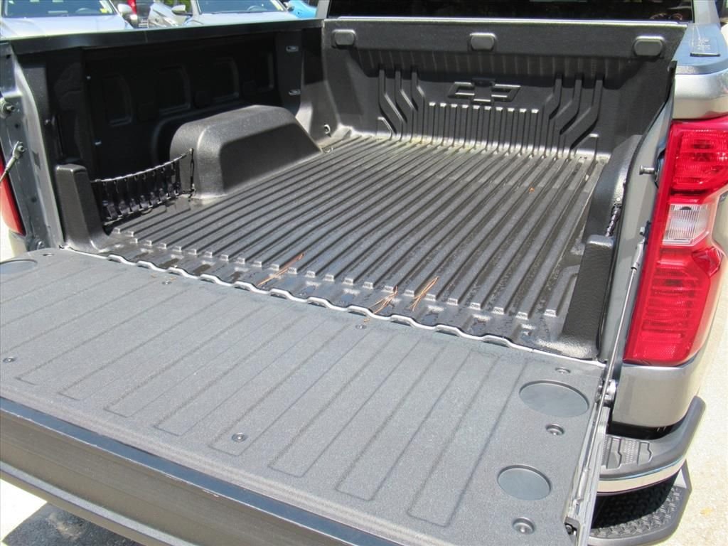Used 2024 Gray Chevrolet LT image 29