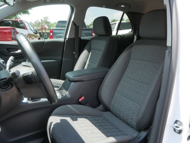 Used 2024 Summit White Chevrolet LT image 10