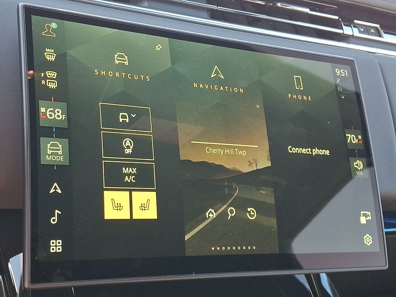 New 2027 Fuji White Land Rover SE image 12