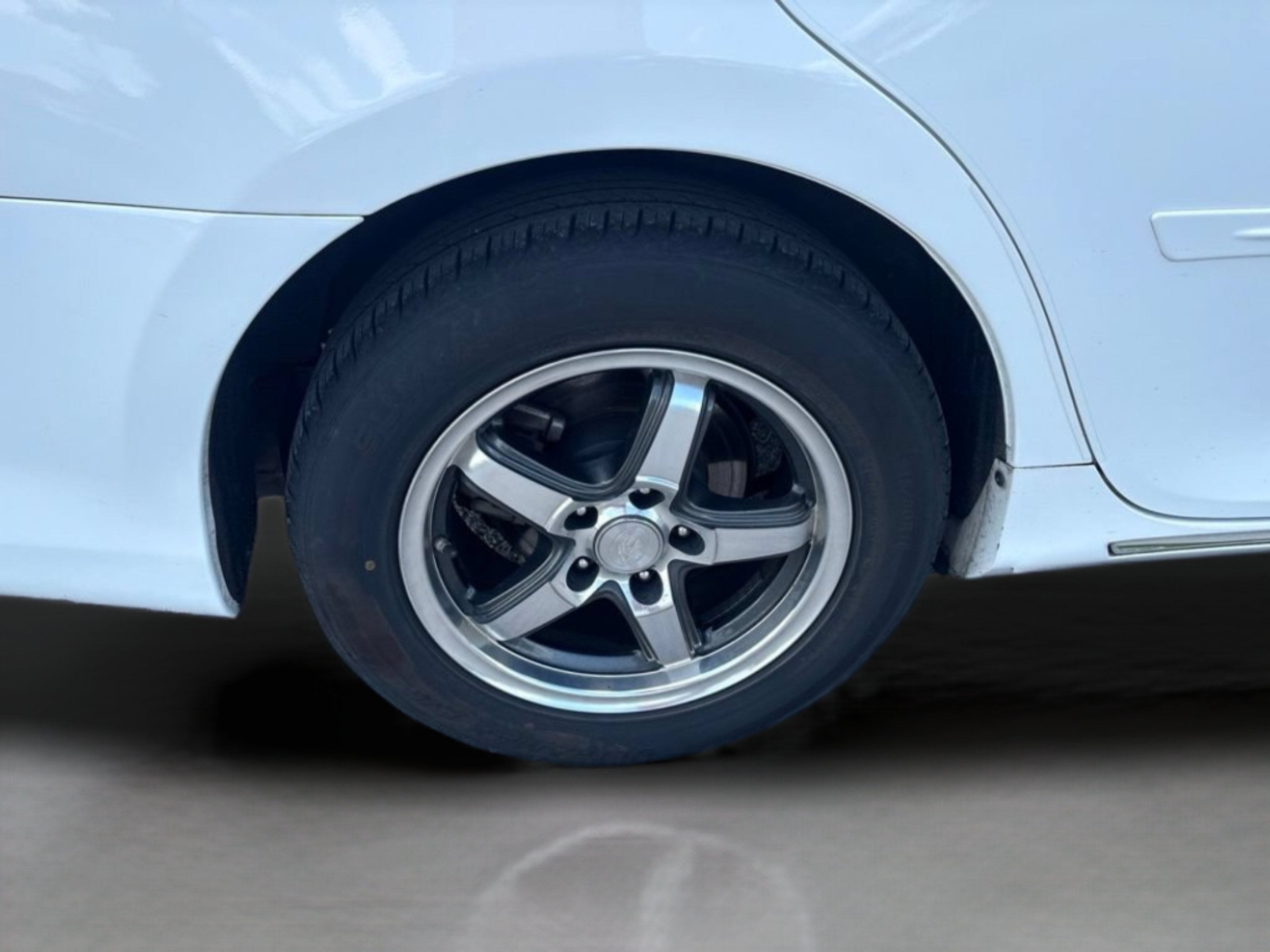 Used 2012 Super White Toyota LE image 36