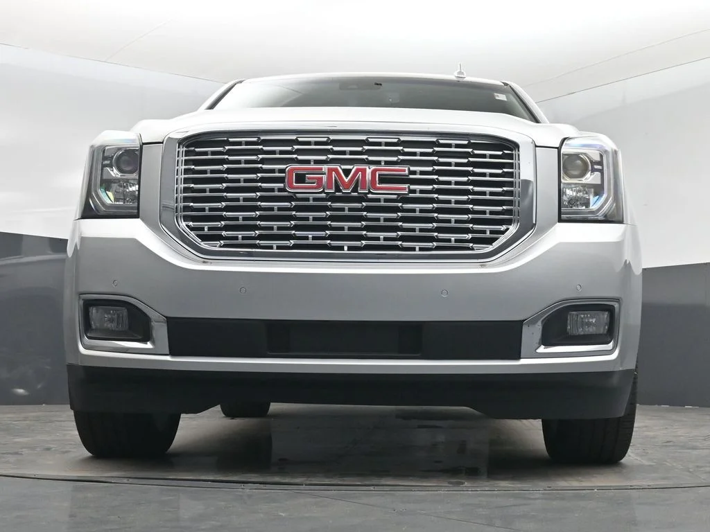 Used 2020 Silver GMC Denali image 31