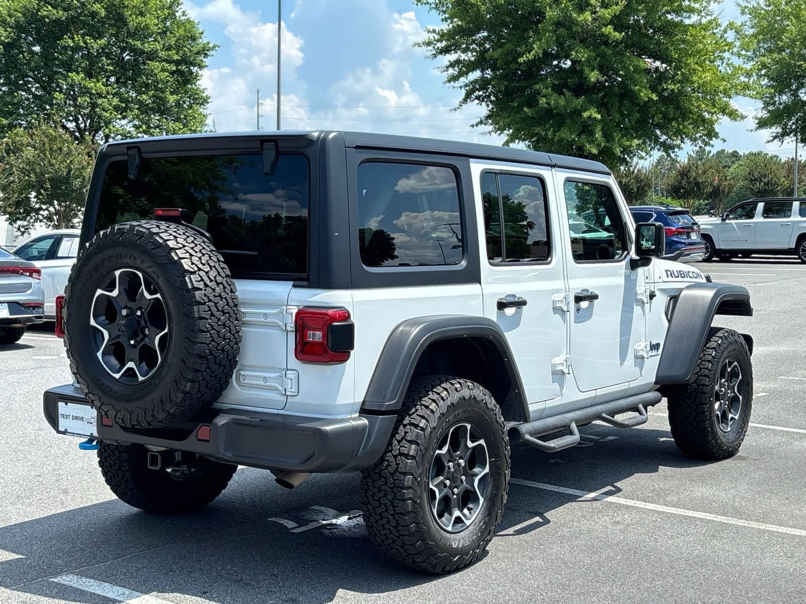 Used 2023 Bright White Clearcoat Jeep Rubicon image 5
